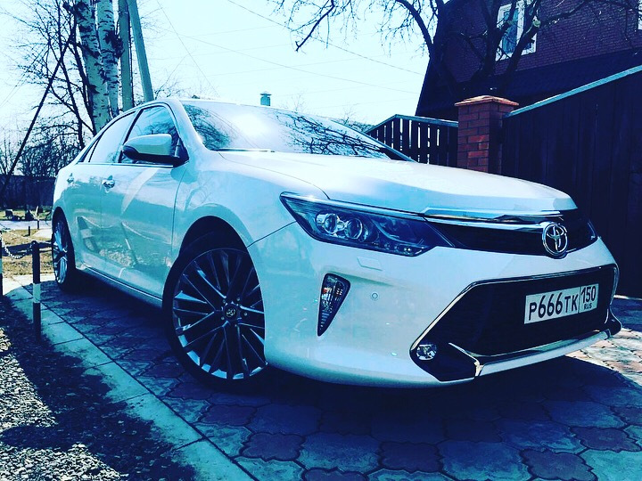 Лексус стайл. Lexus Style Camry 55 диски. Тойота Камри 55 белая диски Лексус. Диски на Camry 70 Lexus Style. Диски Лексус стайл Камри.