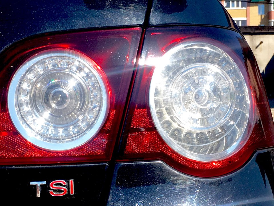 Тонировка задних фонарей черным лаком — Volkswagen Passat B6, 1,8 л ...