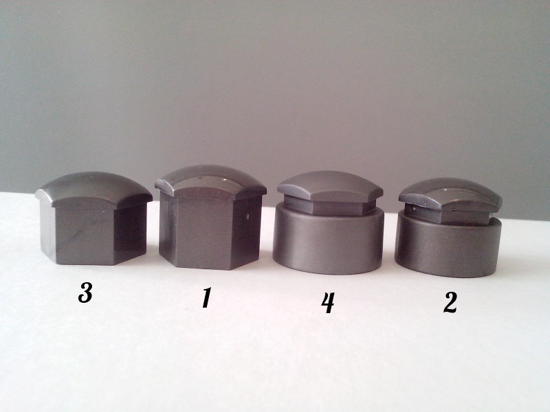 Колпачки для колесных болтов — Skoda Fabia Mk2, 1,6 л, 2011 года, колёсные  диски