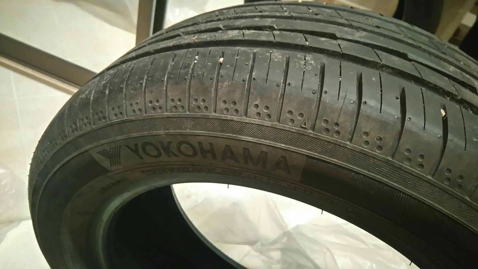 Шины 205 55r16. Yokohama 205/55 r16 лето. Yokohama 205 55 16 лето. Yokohama AE 205/55 r16. Йокогама шина летняя р16 205 55.