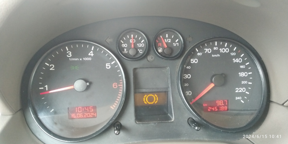 Как я погасил индикатор износа колодок — Audi A2, 1,4 л, 2001 года ...