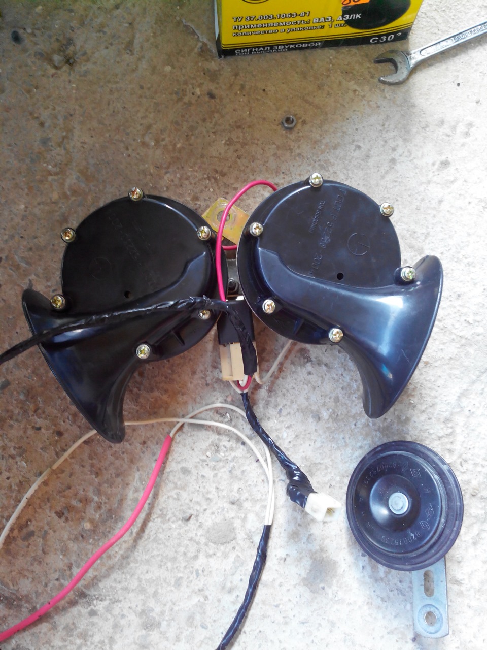 чистка радиатора кондиционера и установка волговского сигнала — Renault ...