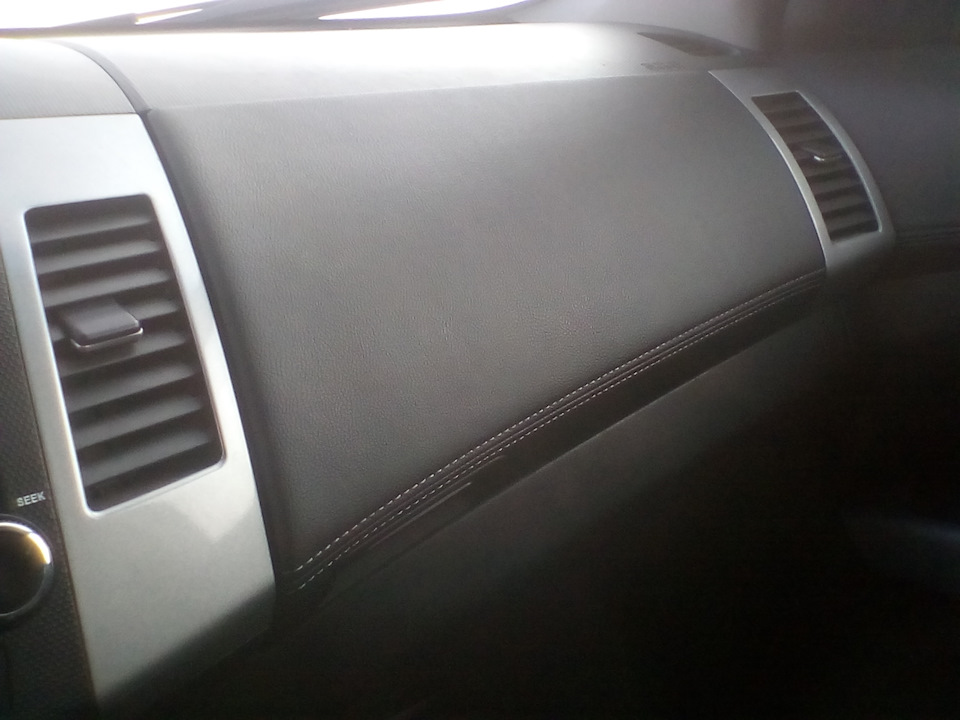 Крышка бардачка из кожи — Mitsubishi Outlander XL, 3 л, 2008 года ...