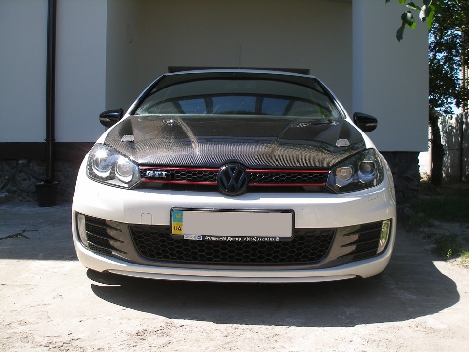 Капот гольф. Golf 6 GTI карбон. Карбоновый капот Golf 6 GTI. Golf 6 капот GTI. Карбоновый капот VW Golf 6.