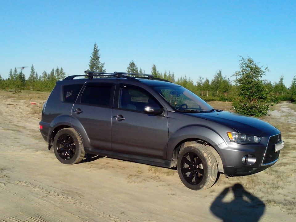 Mitsubishi Outlander матовый