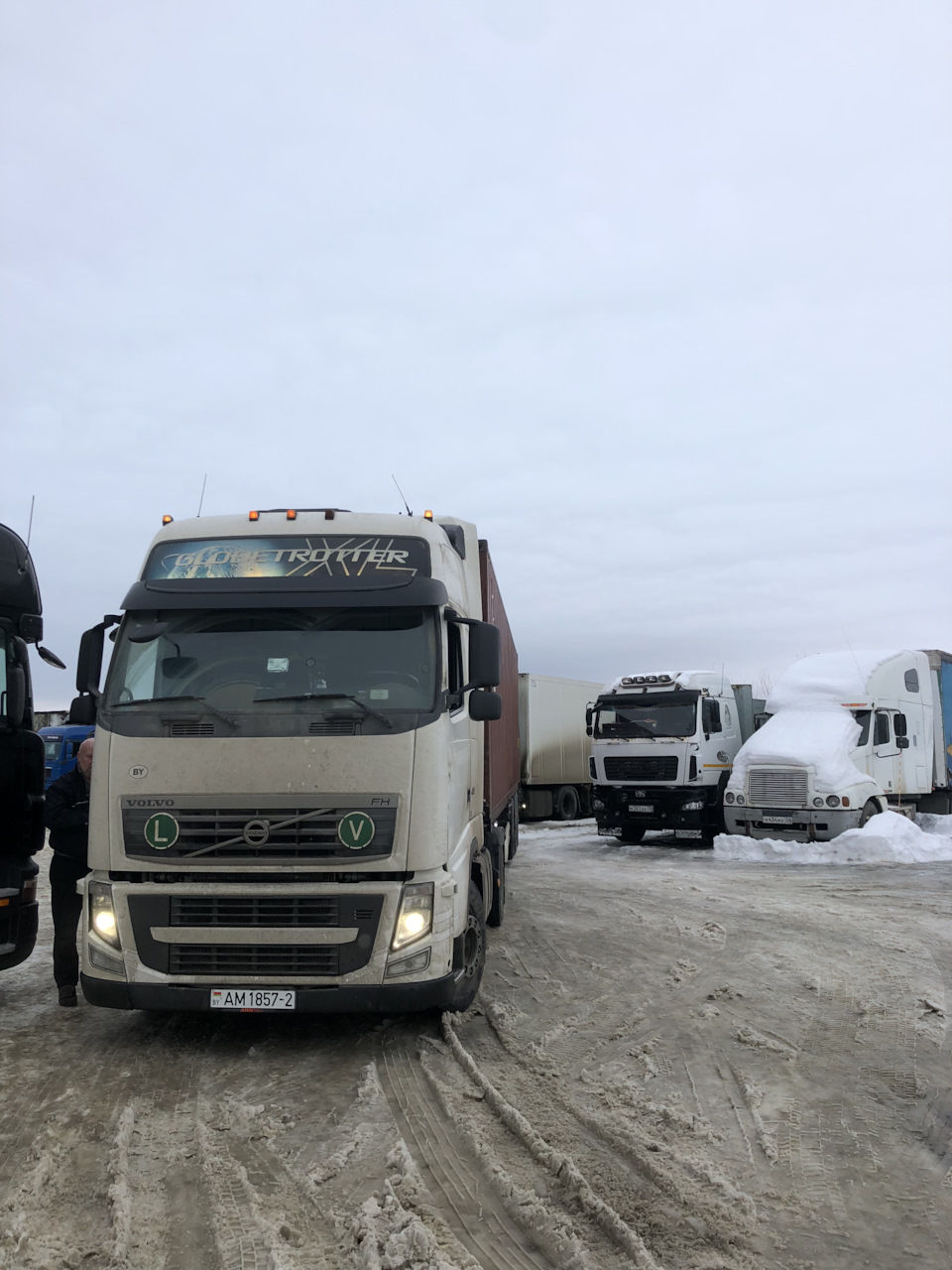 Дэээ… и такое бывает( поставил блеать машину на стоянку( — Volvo FH12 420,  9,9 л, 2000 года | ДТП | DRIVE2