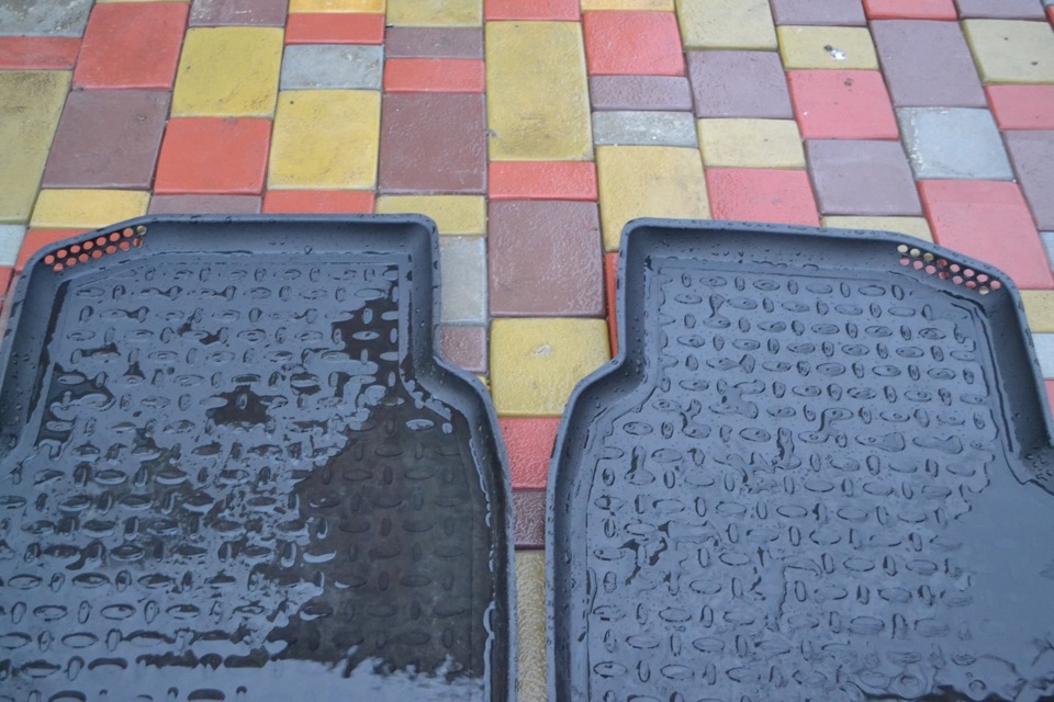 Коврики в салон и багажник. — Volkswagen Polo Sedan, 1,6 л, 2012 года ...