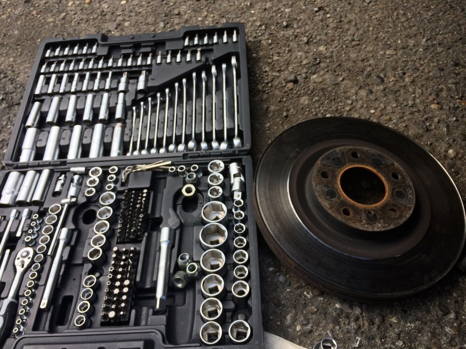 Замена тормозных дисков — Nissan Murano I, 3,5 л., 2006 года | обкатка ...