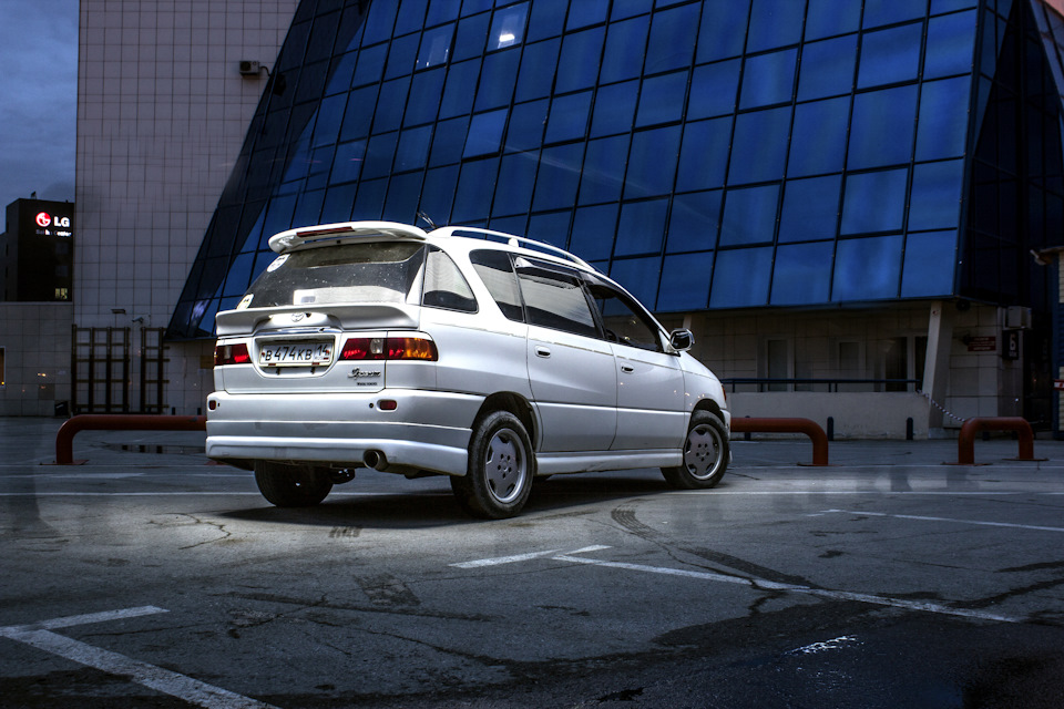 Toyota ipsum фото