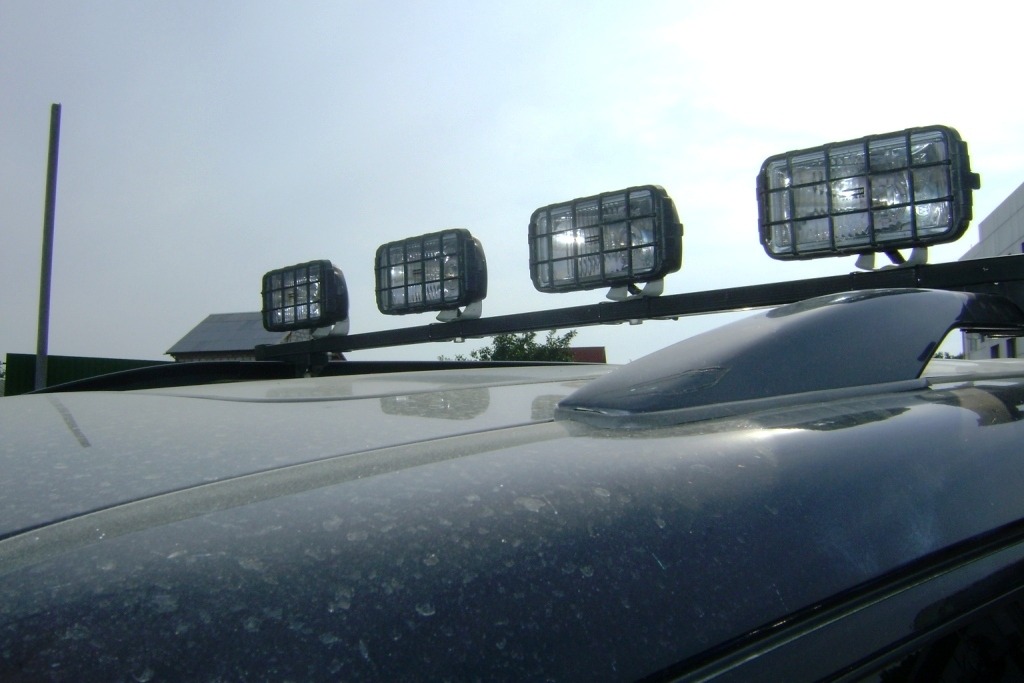 Люстра на крышу — Mitsubishi Pajero (3G), 3 л, 2006 года | тюнинг | DRIVE2