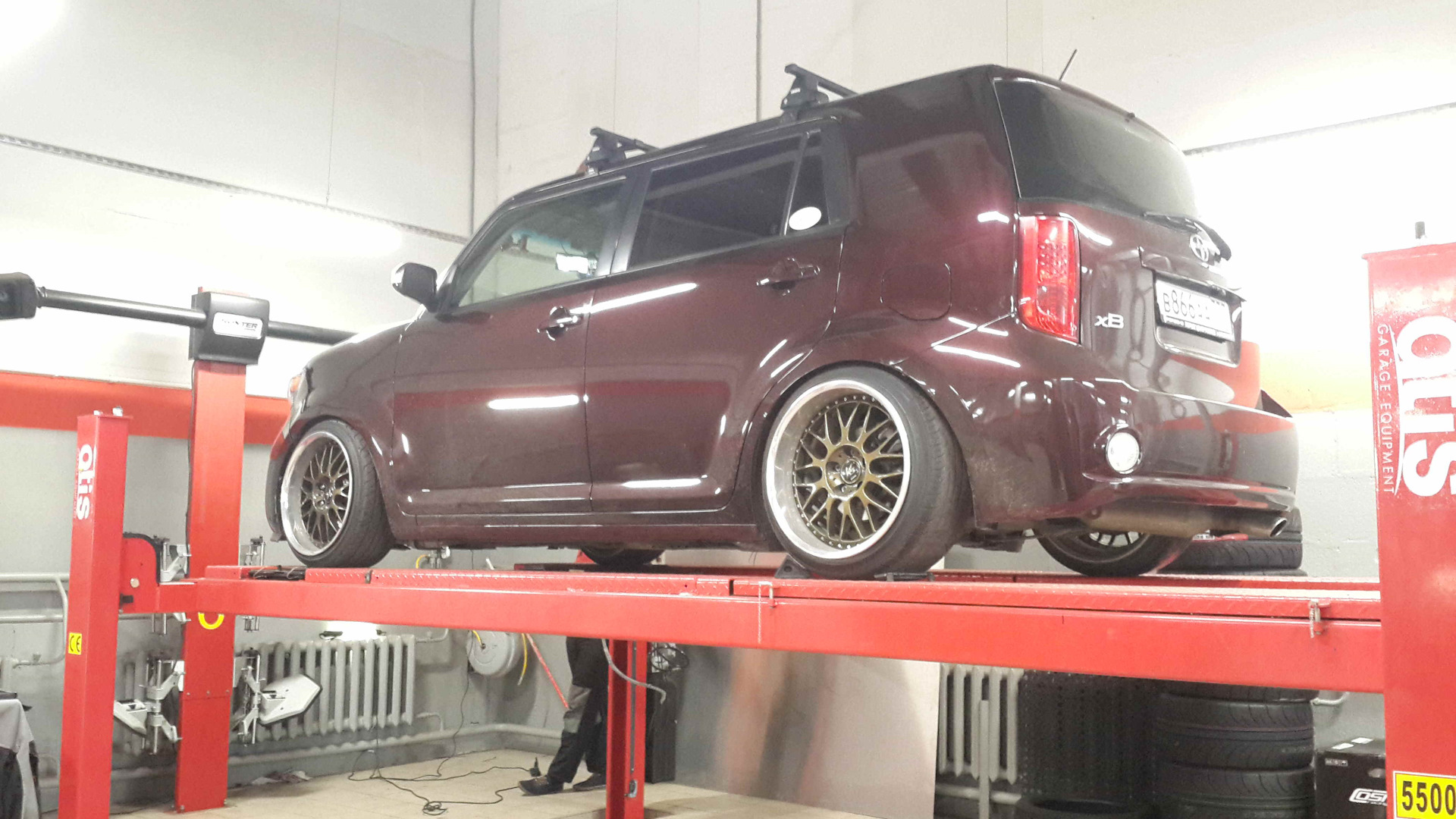 Scion XB 2