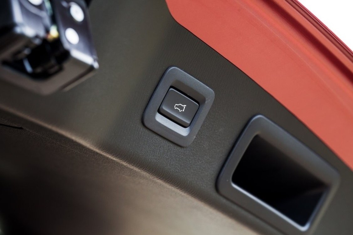 Кнопка багажника мазда сх 5. Электропривод багажника Mazda CX-5. Кнопка багажника Мазда cx5. Кнопка открывания багажника Мазда СХ-5.