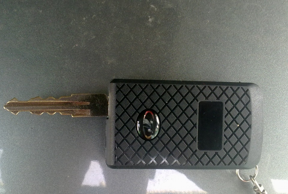 Выкидной ключ — Lada Приора хэтчбек, 1,6 л, 2011 года | аксессуары | DRIVE2