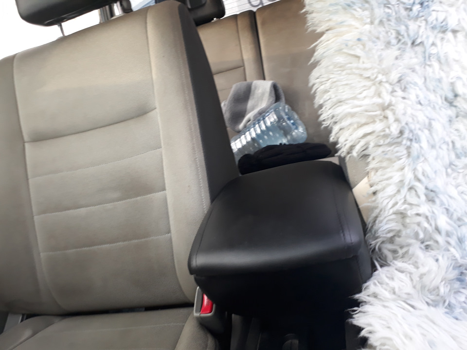 Подлокотник на х-трейл — Nissan X-Trail I (t30), 2 л, 2001 года ...