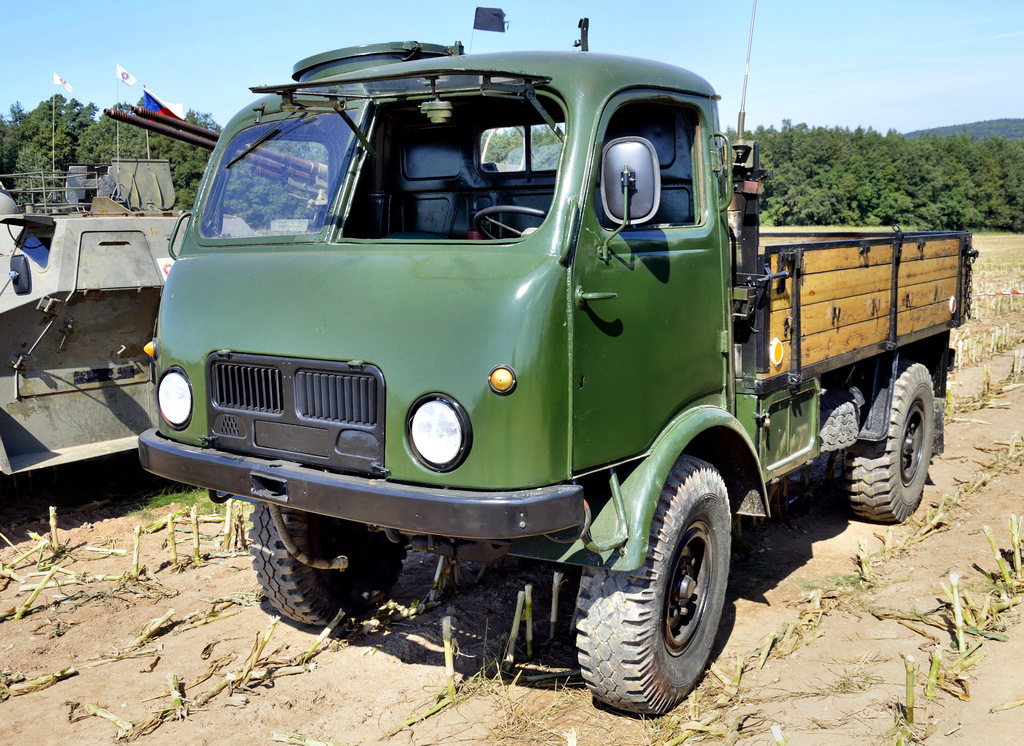 Tatra t805