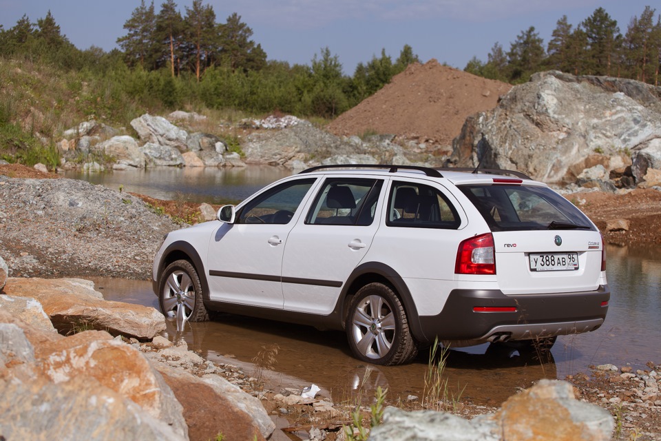 Шкода скаут полный привод. Шкода Скаут а5. Октавия Скаут а5. Шкода Скаут 2013. Skoda Octavia 1z5 Scout.