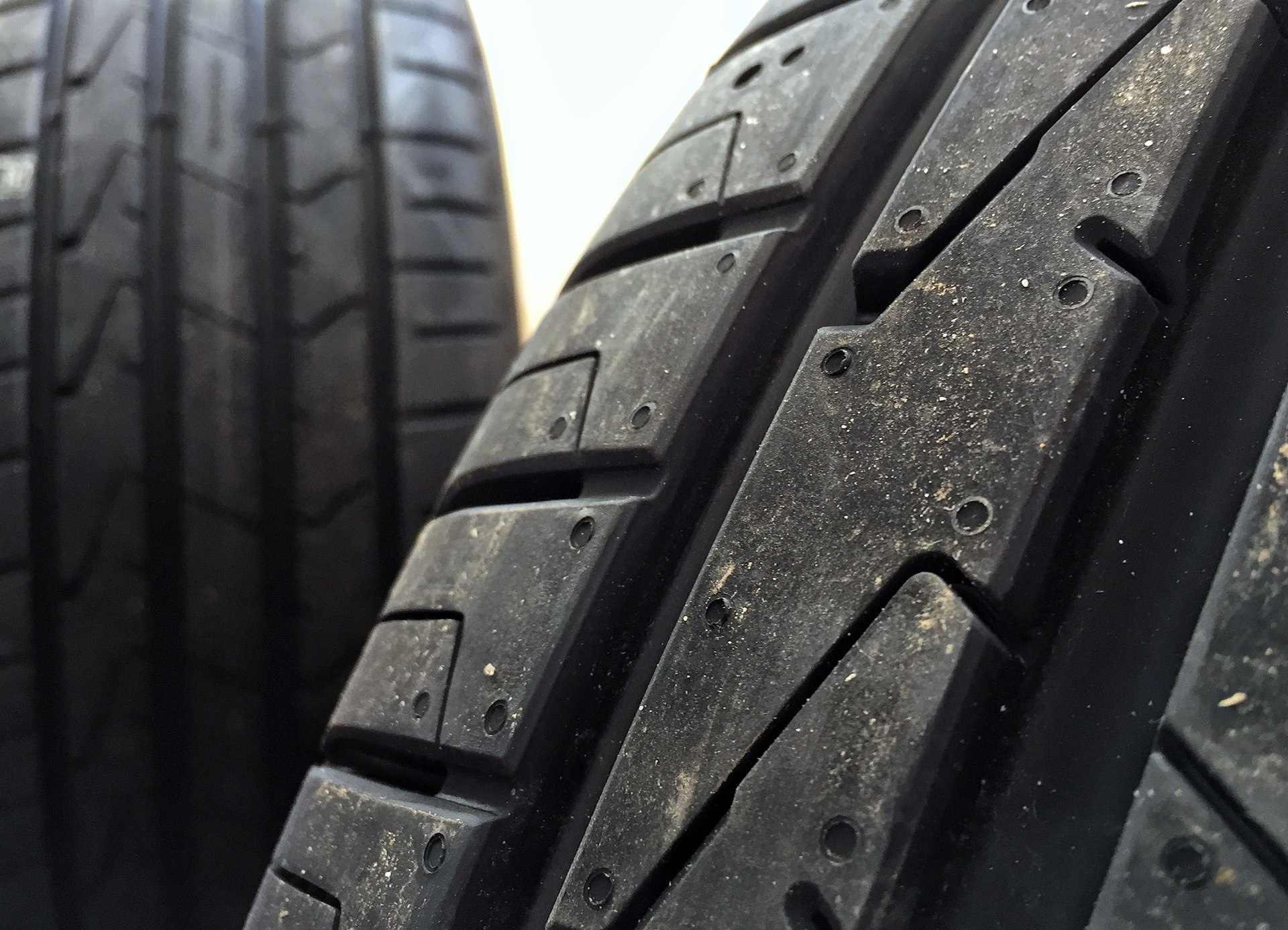 Резина hankook. Ventus Prime 3 k125 протектор. Ханкук 225/60/17 высота протектора. Hankook Ventus Prime 3 k125 215/60 r16 99h XL глубина протектора.