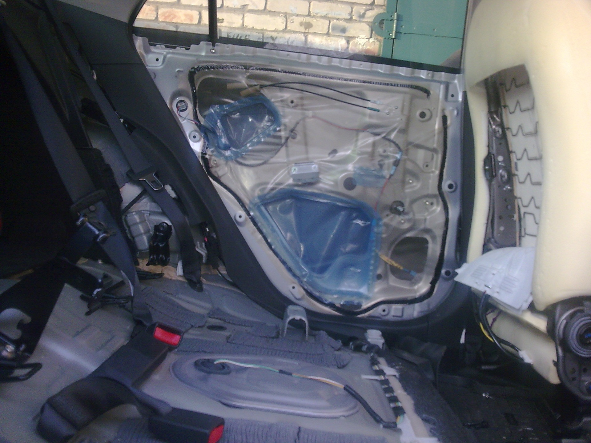 The salon is overgrown with leather - Toyota Corolla 16 L 2008