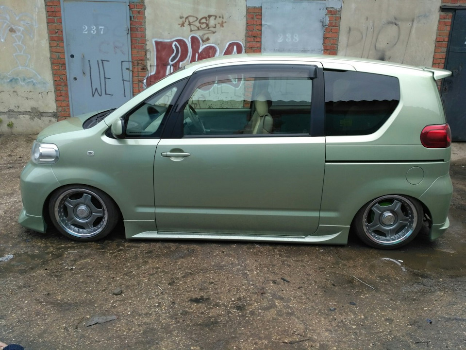 Toyota Vitz 2001 White stance