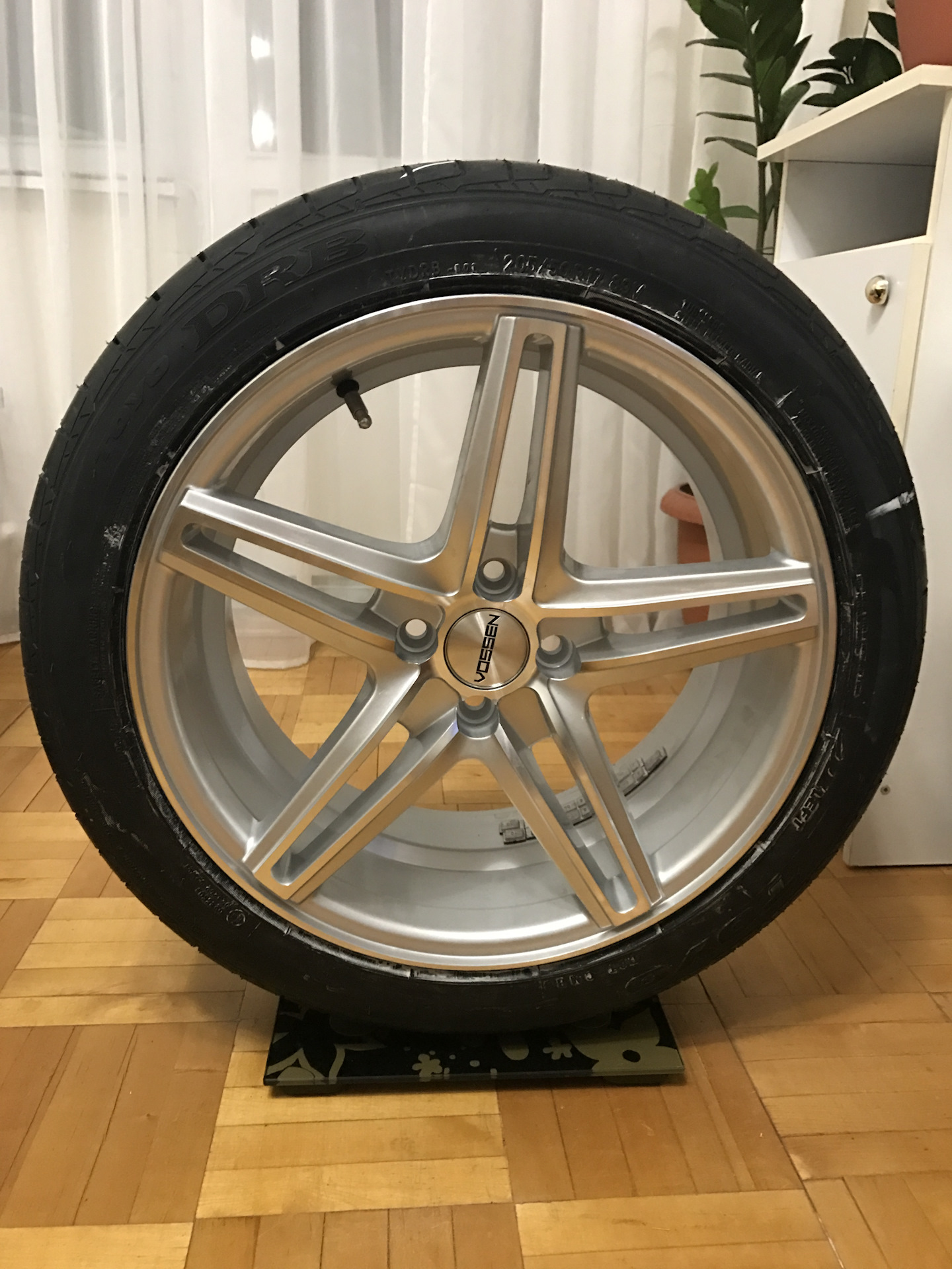 Литые диски Vossen cv1