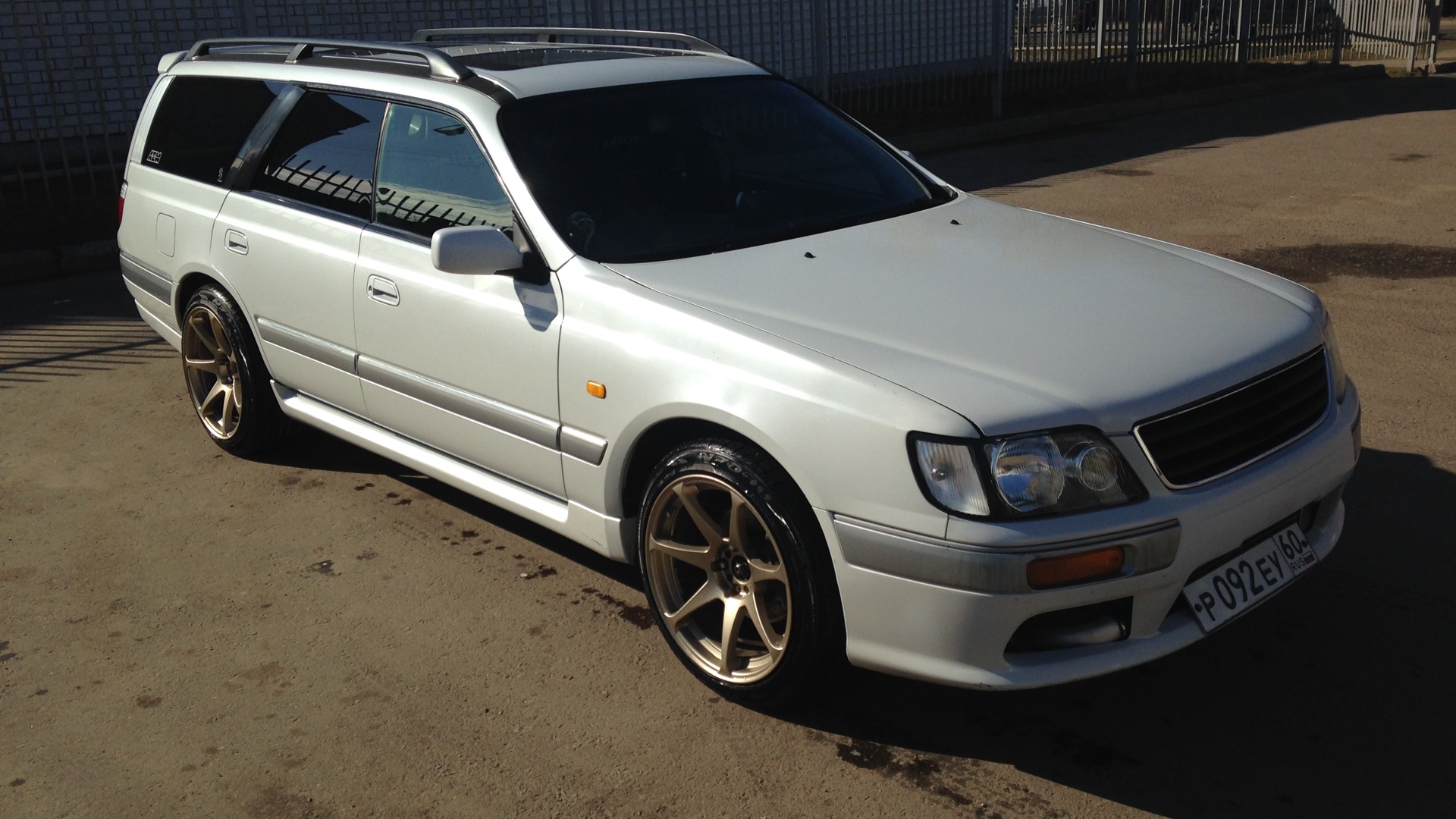 Nissan stagea фото