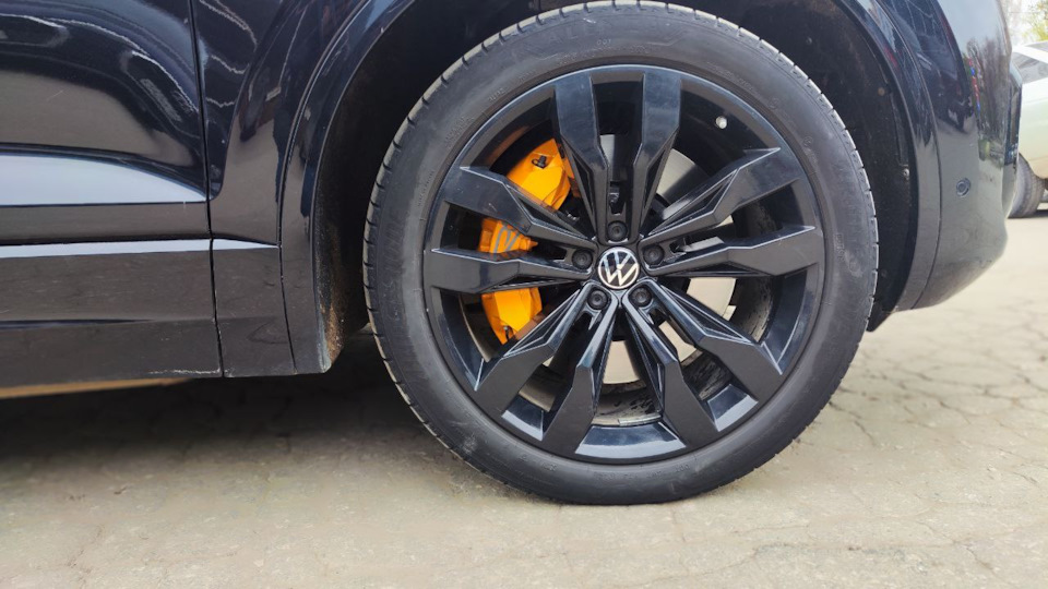 Много тормозов не бывает!) Тормозная система Audi e-tron 400/350 мм ...