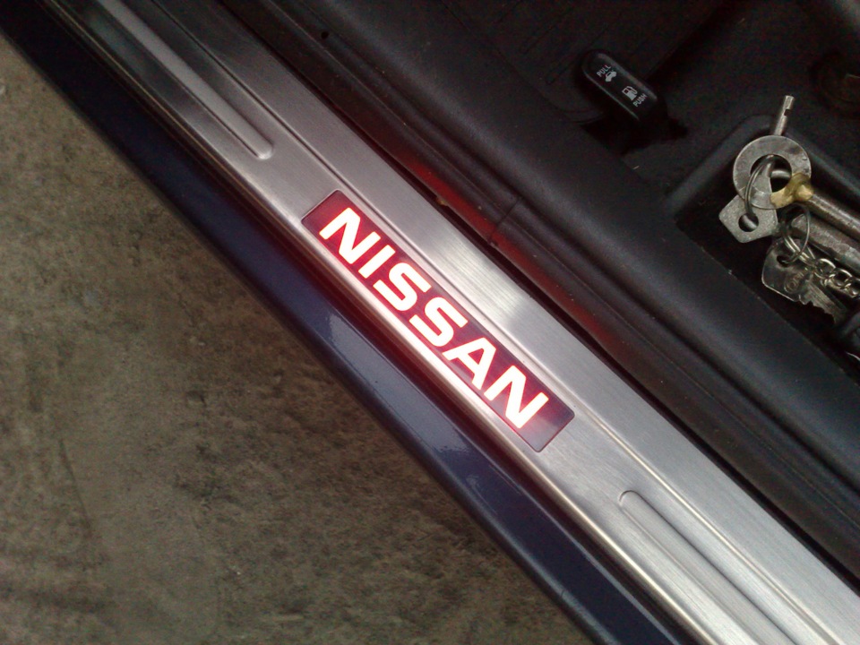 LED накладки на пороги — Nissan Almera Classic (B10), 1,6 л., 2007 года ...
