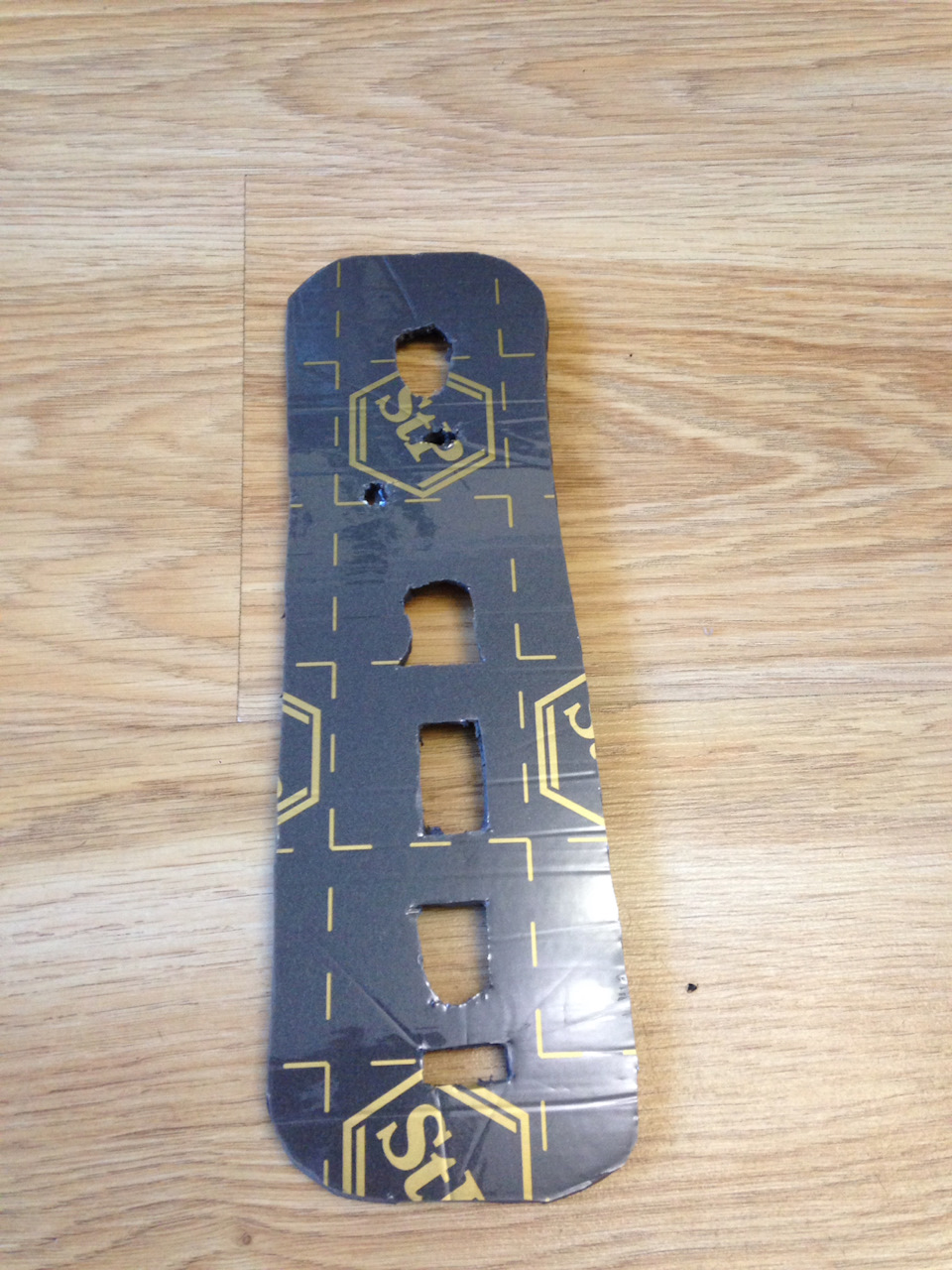 Замена уплотнителей задних фонарей — Nissan Micra (K12), 1,2 л, 2004 ...