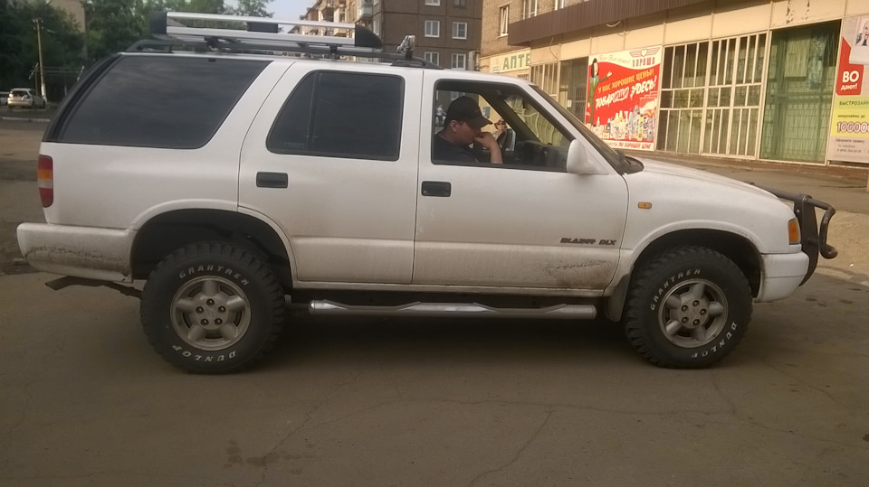 Шевроле блейзер 1998 20 колеса. Rav4 blazer. Диски шевроле блейзер елабуга. Колеса бмв на chevrolet blazer. Диски на шевроле блейзер 1995.