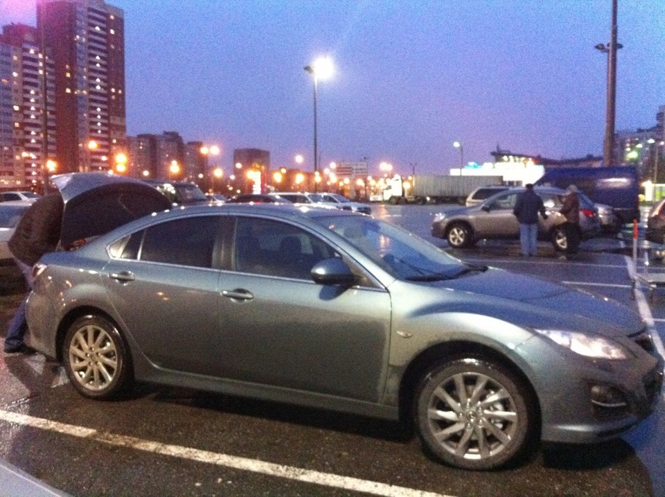 Мазда угон. A3f цвет мазда. Мазда угон. Полицейские остановили автомобиль. Мазда угон.