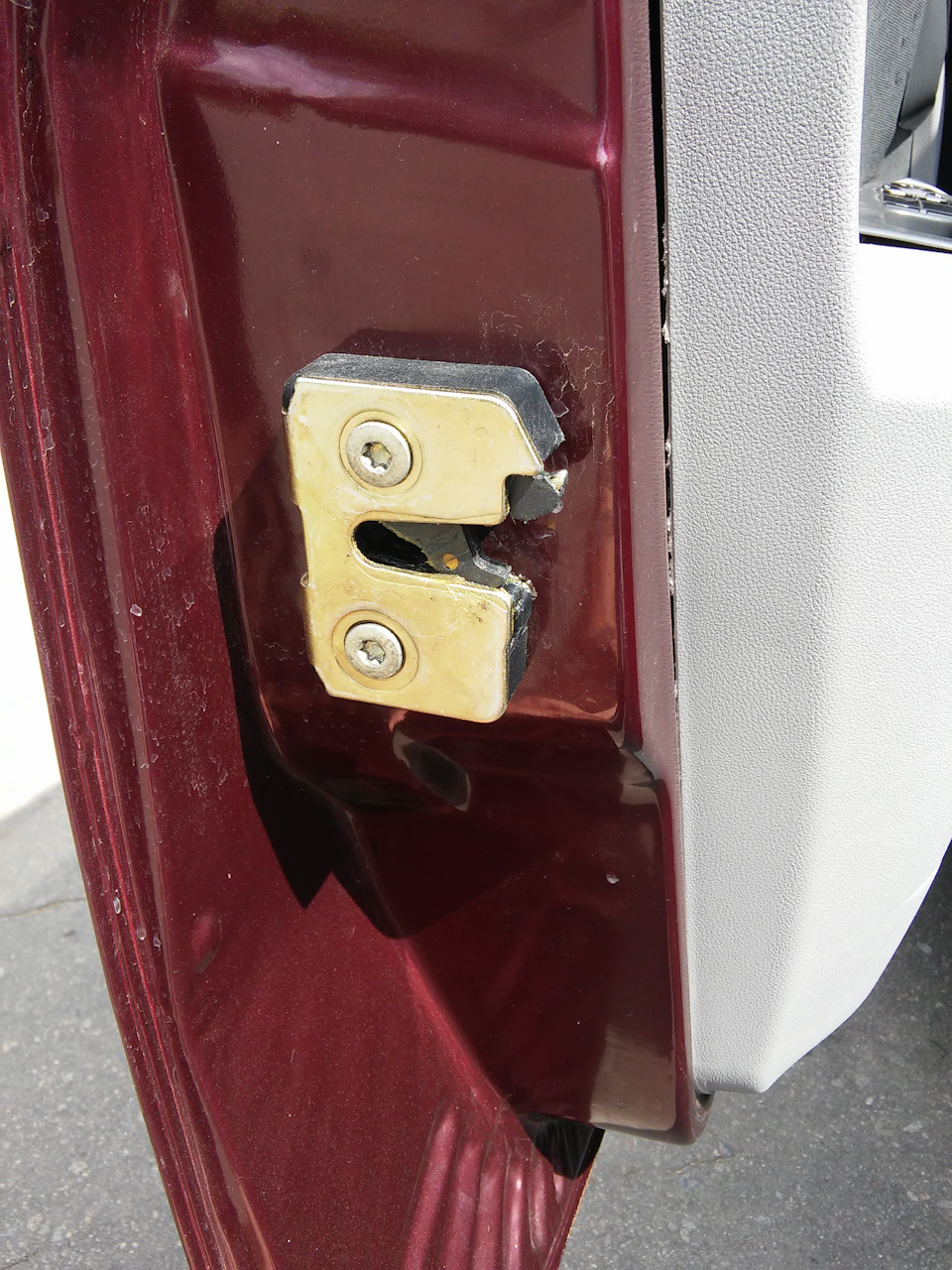 Установка волговских (наружних) замков на приору. — Lada Приора седан ...