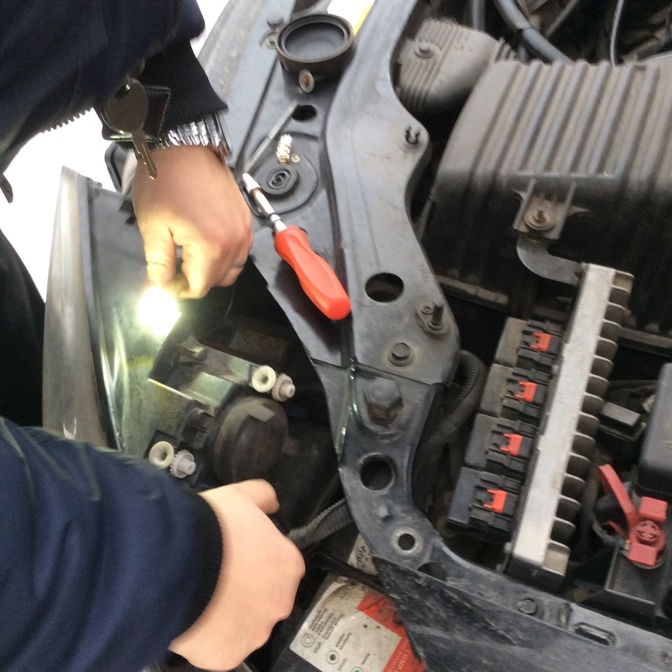 Светодиоды в габаритах (замена) — ГАЗ Сайбер, 2,4 л, 2010 года ...