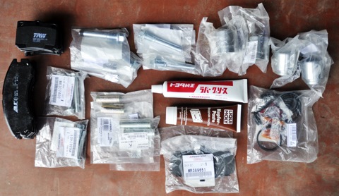 MR307401 Втулка направляющая суппорта тормозного заднего Mitsubishi ...