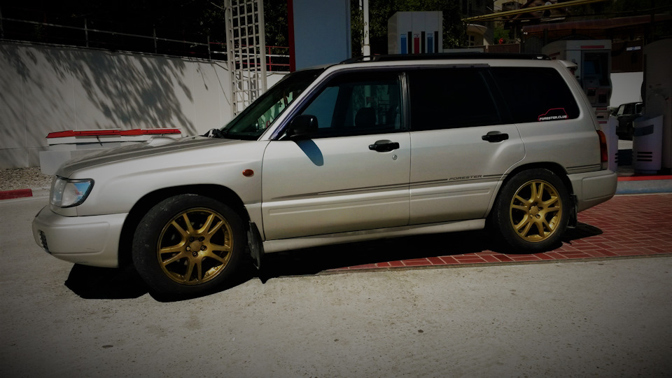 Subaru Forester Серый 2.0 турбо АТ