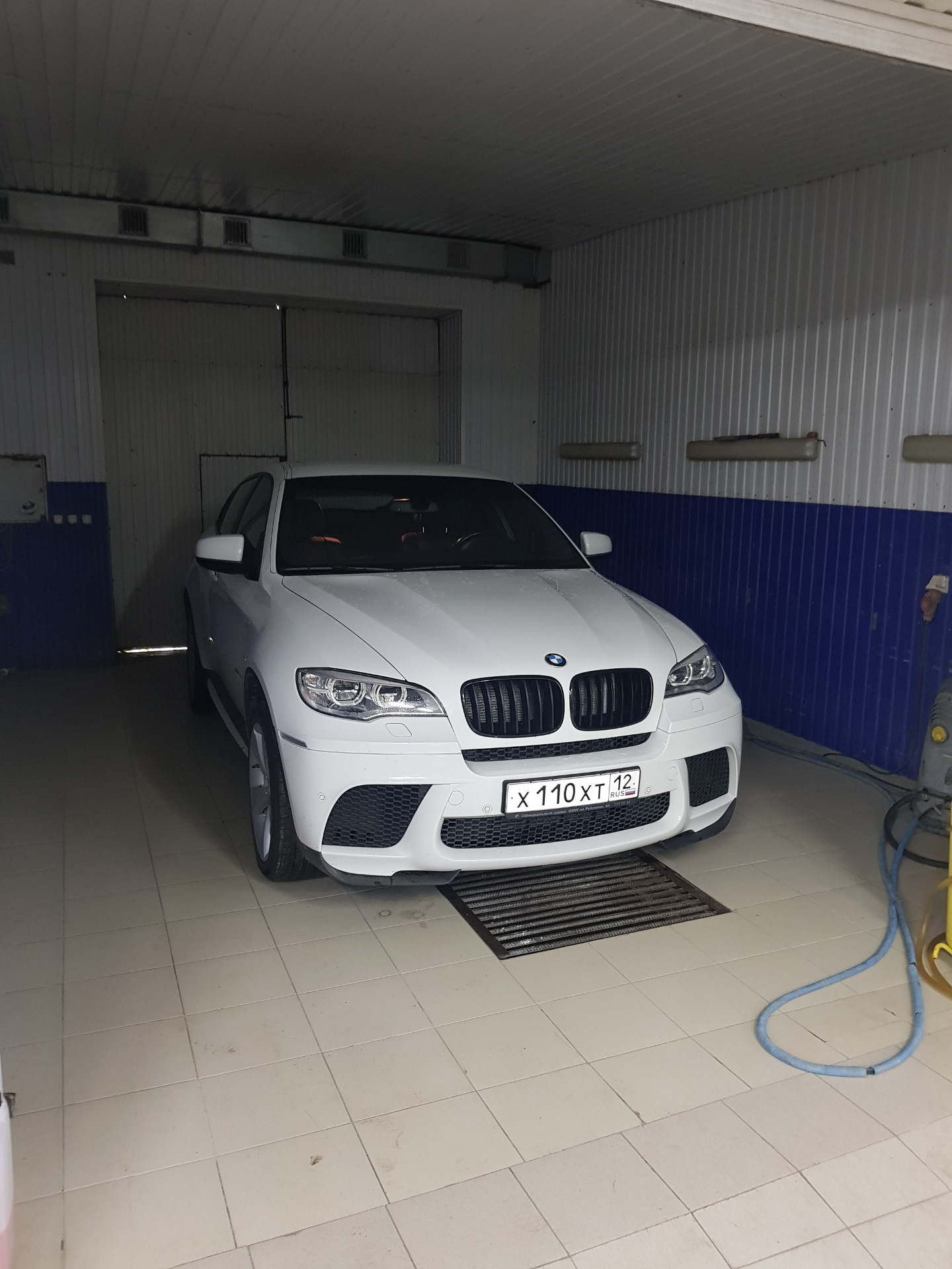 Замена салонных фильтров. — BMW X6 (E71/E72), 3 л, 2013 года | другое ...