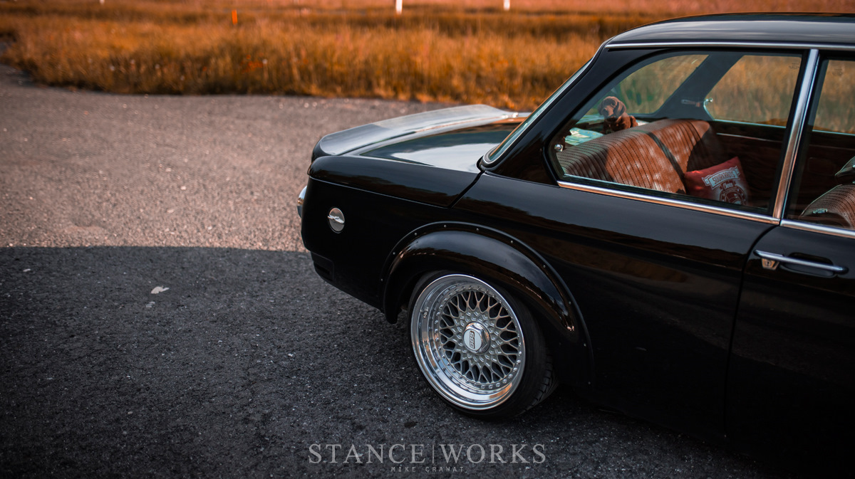 BMW 2002 stance