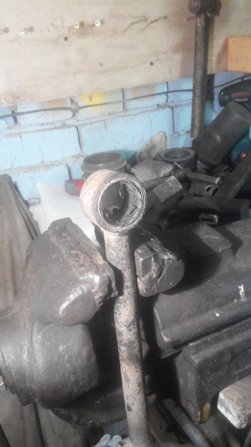 Выбили — Dodge Avenger Sedan