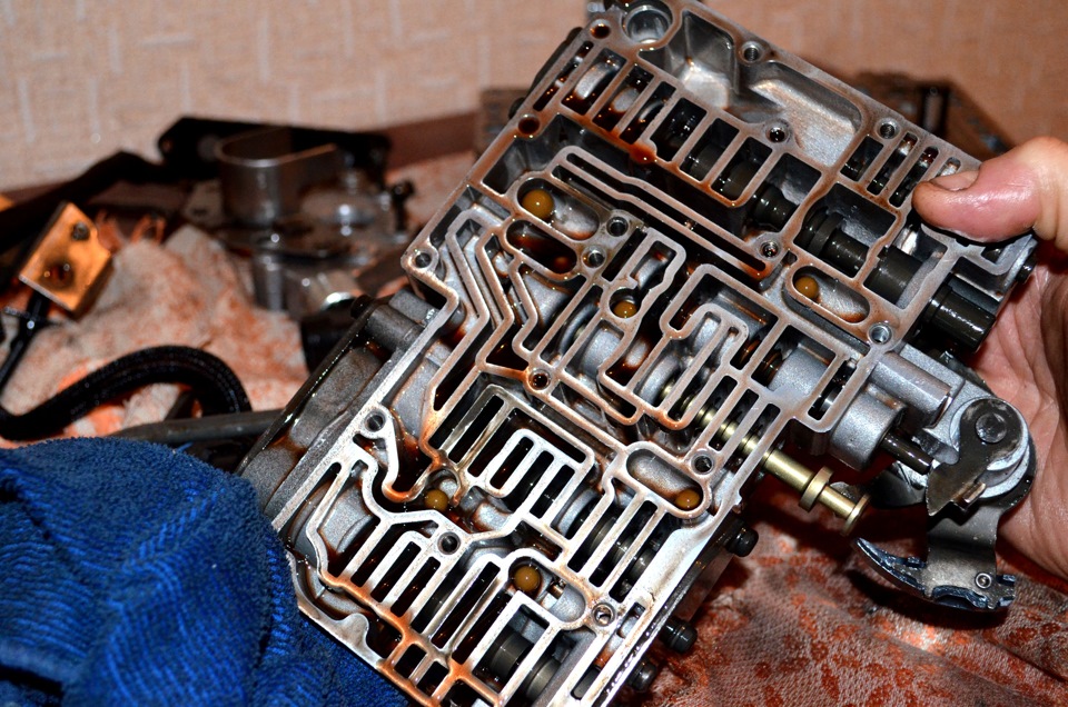 Акпп без мозгов. Акпп без мозгов. Акпп на двс 1. Гидроблок тойота спринтер. Мозг коробки автомат.