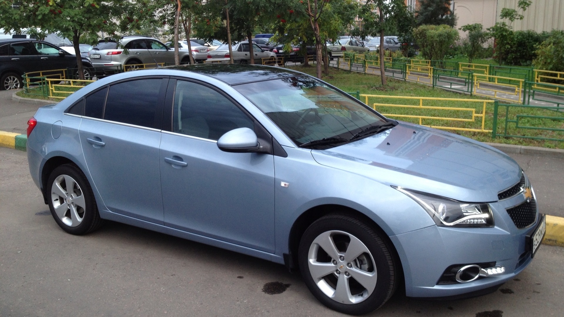 Chevrolet Cruze серый металлик