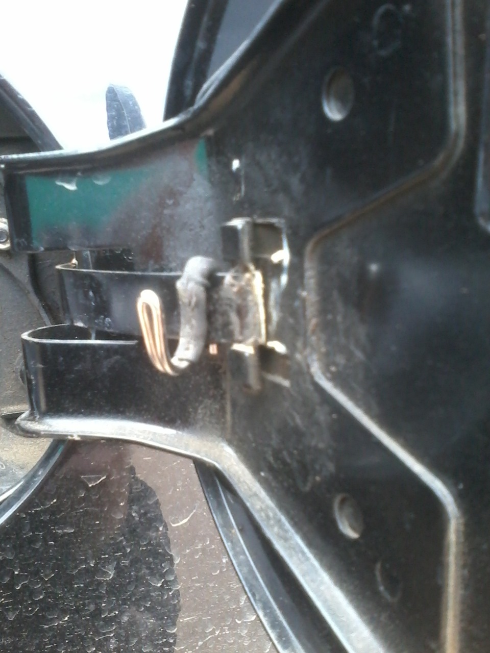 Небольшой тюнинг лючка топливного бака — Lada Калина универсал, 1,6 л ...