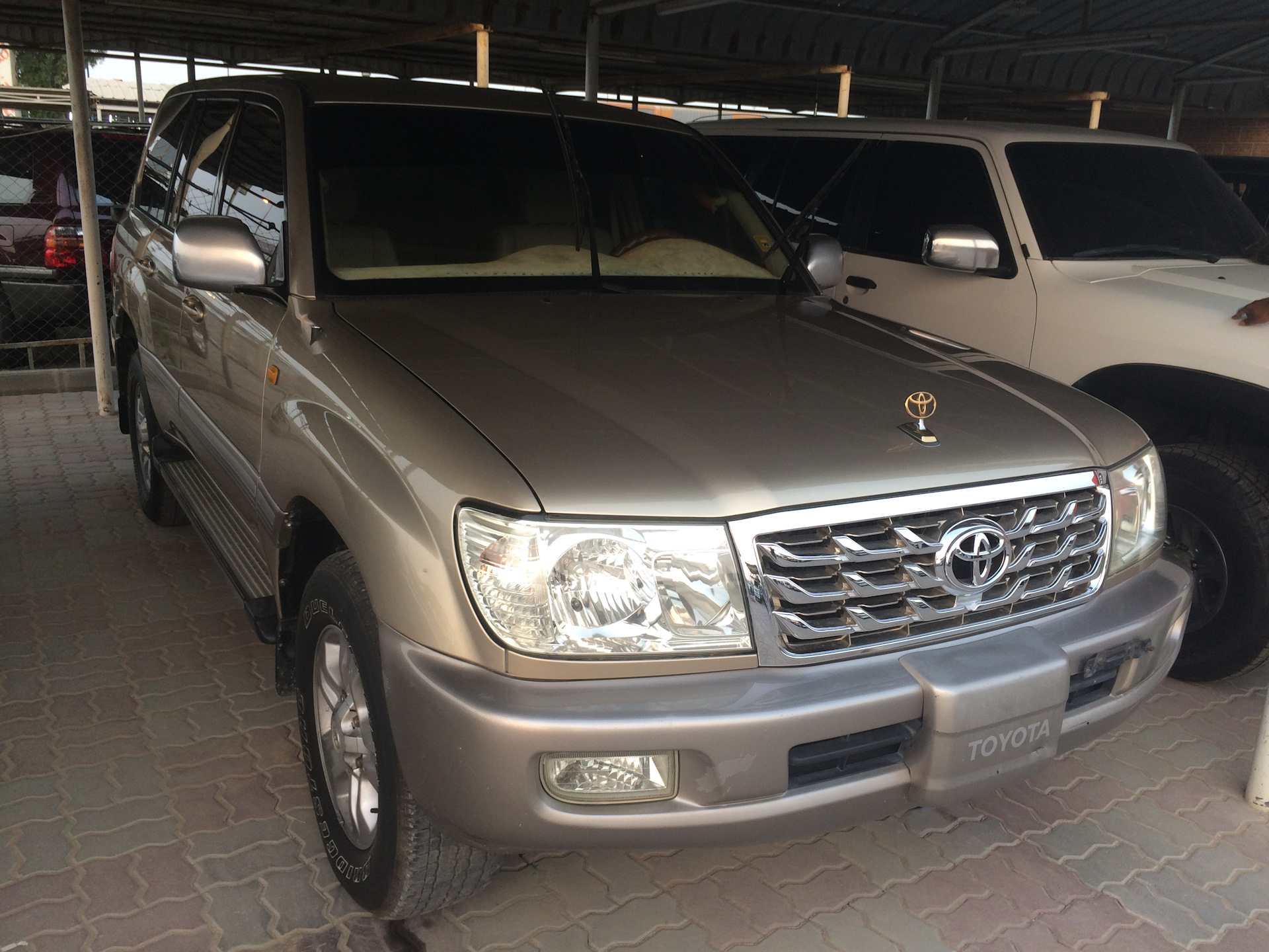 Toyota Land Cruiser 100 2005.