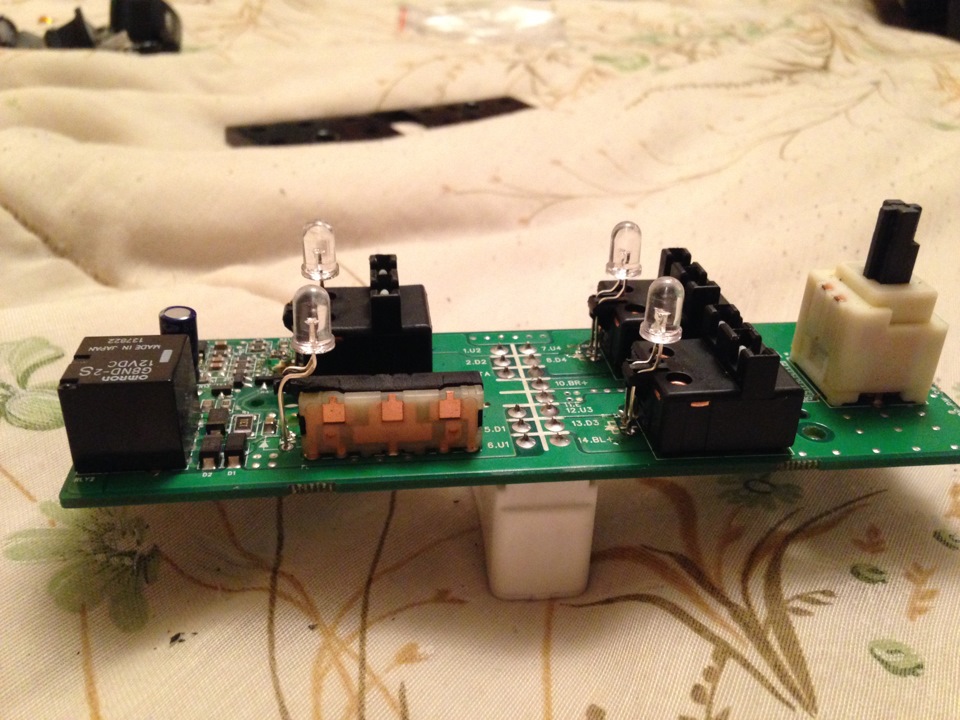 Подсветка кнопок стеклоподъемника — Hyundai Getz, 1,6 л, 2008 года ...