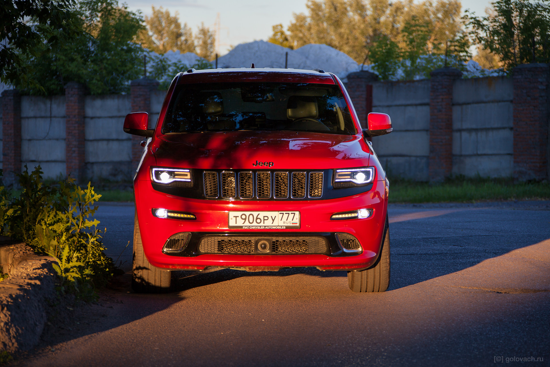 Выставить авто. Jeep Grand Cherokee srt 8 матрёшка РП. Расход топлива по трассе Jeep Grand Cherokee srt.