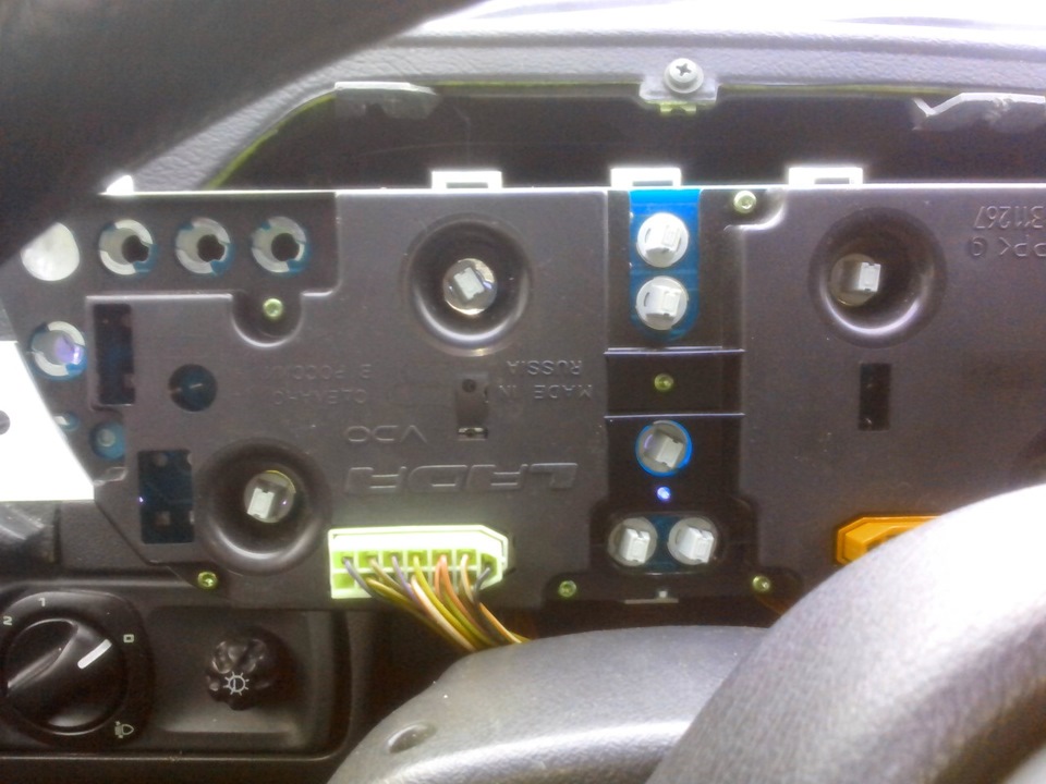 Замена лампочек в приборной панели 2115. Подсветка панели приборов ваз 2115. Ваз 2115 лампочки на подсветку. Подсветка приборной панели ваз 2115. Замена лампочек в приборной панели 2115.