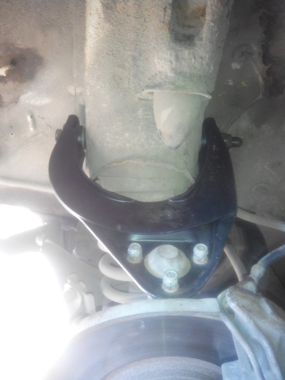 Левый верхний рычаг, сайлентблоки — Lada 2106, 1,6 л., 1996 года ...