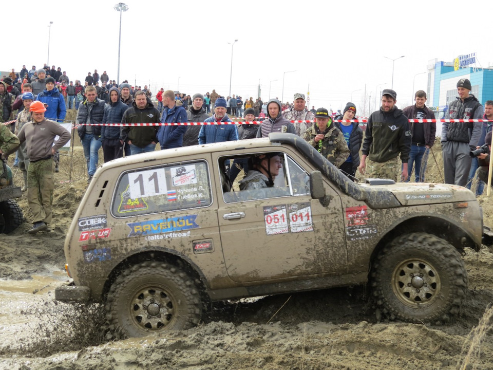 окошко открылось — Lada 4x4 3D