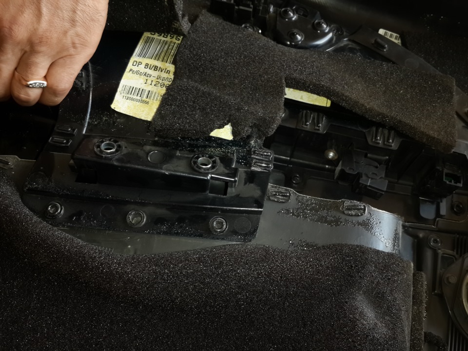 Не плотно прилегает ручка п/п двери — Volvo S80 II, 3,2 л., 2007 года ...