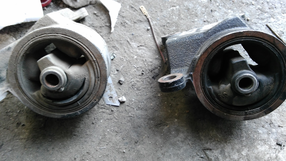 Бой на подушках))) — Mitsubishi Airtrek Turbo, 2 л, 2002 года | своими ...