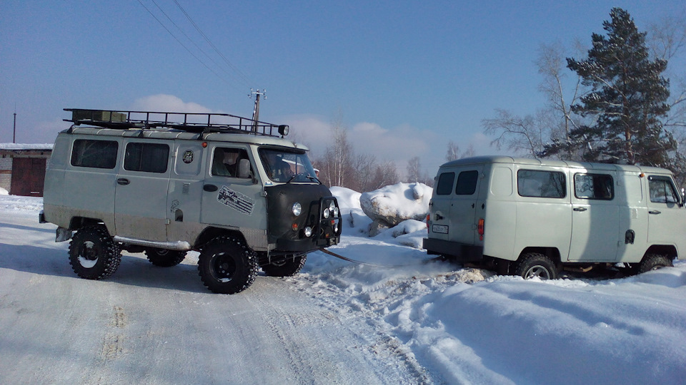 Мини-Тест винтовой блокировки переднего моста! — УАЗ 452, 3,2 л, 1992 ...