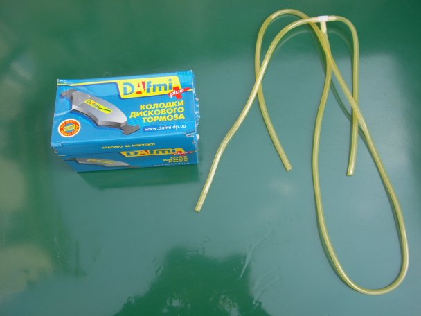 Замена передних колодок — Москвич Святогор, 2 л, 1998 года | расходники ...